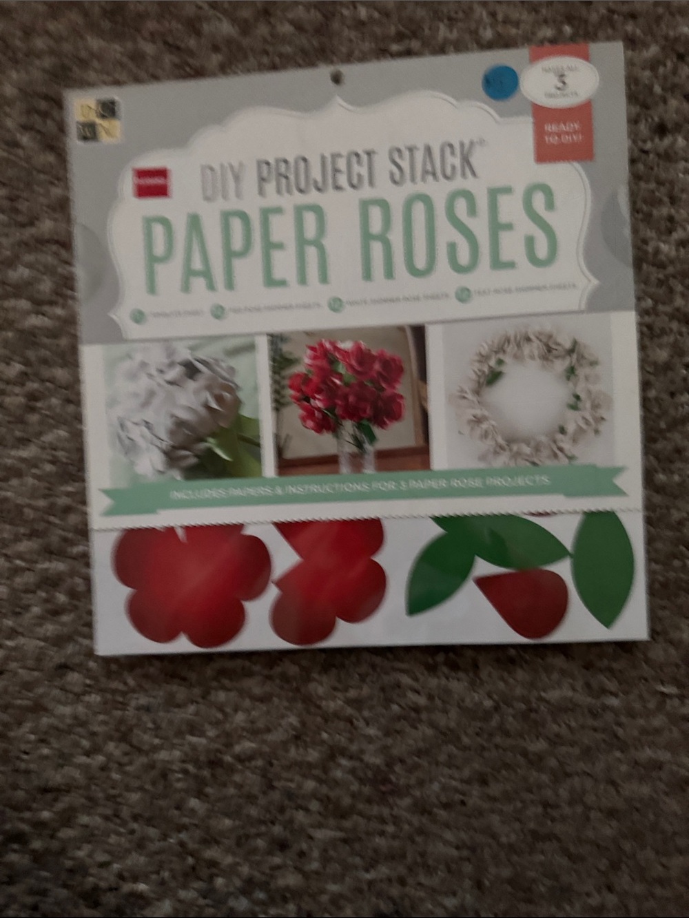 DIY Project Stack Paper Roses Craft Pack — Red & Green - Picture 3 of 3